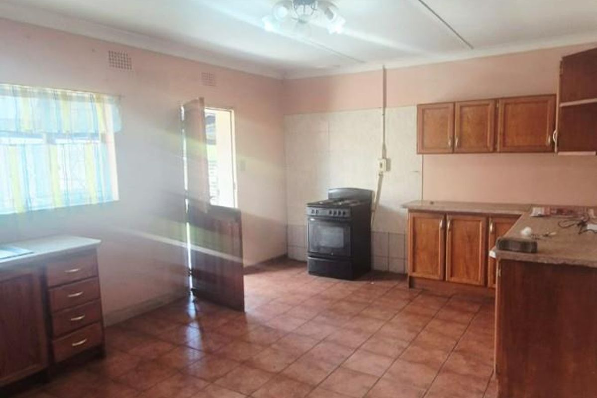 Spacious 3-Bedroom Family Home for Rent East End - Photo 3