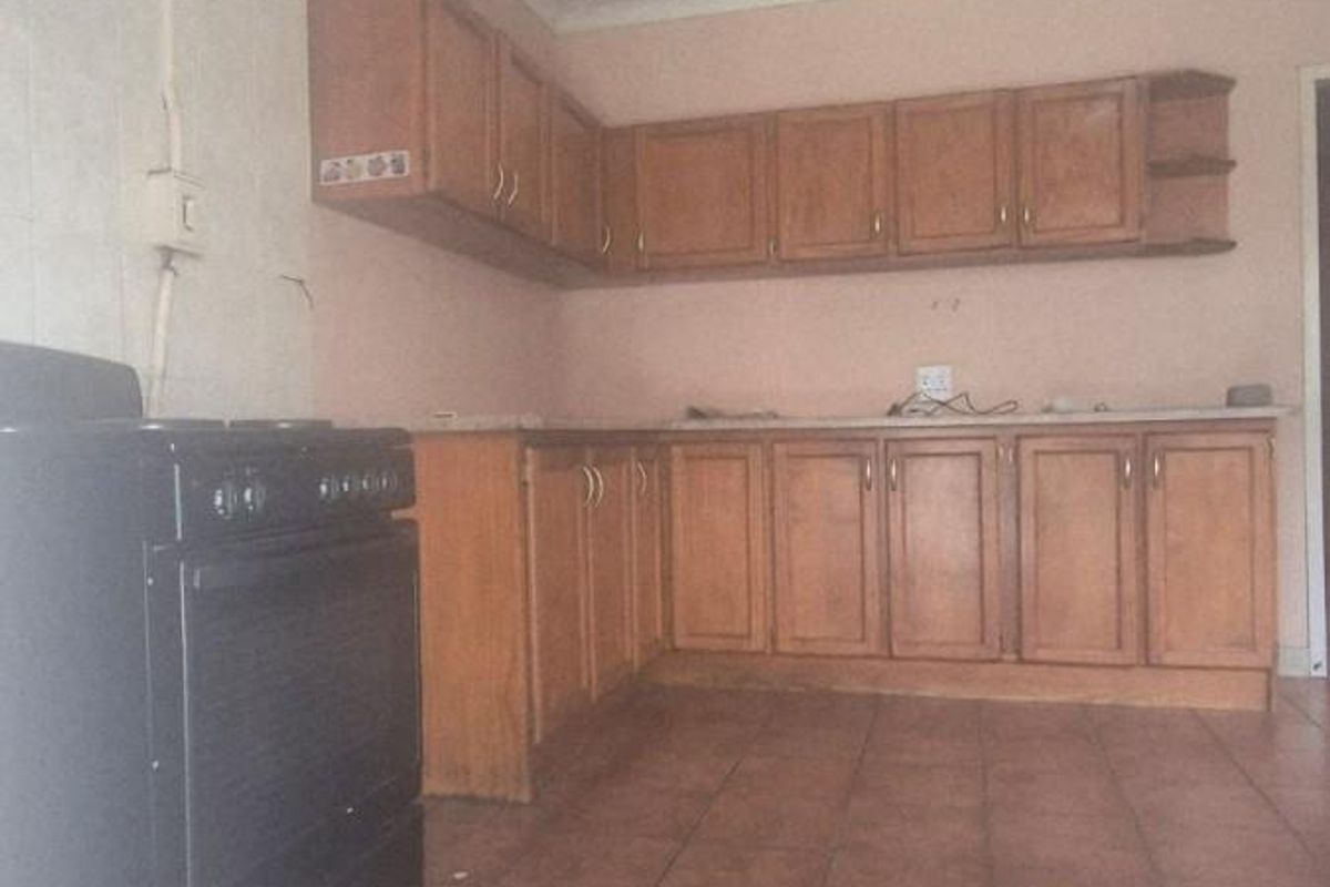 Spacious 3-Bedroom Family Home for Rent East End - Photo 2