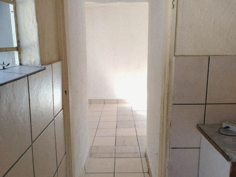 One Bedroom Apartment to Rent - East End - Photo 4