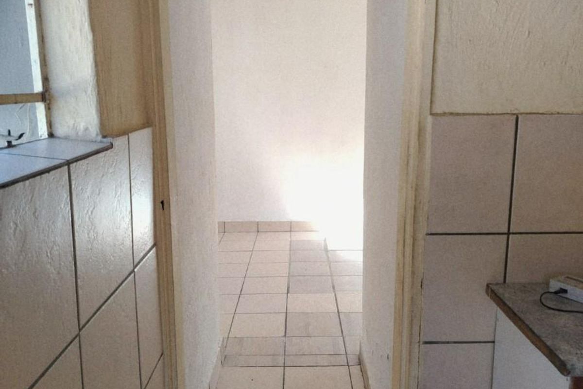 One Bedroom Apartment to Rent - East End - Photo 4