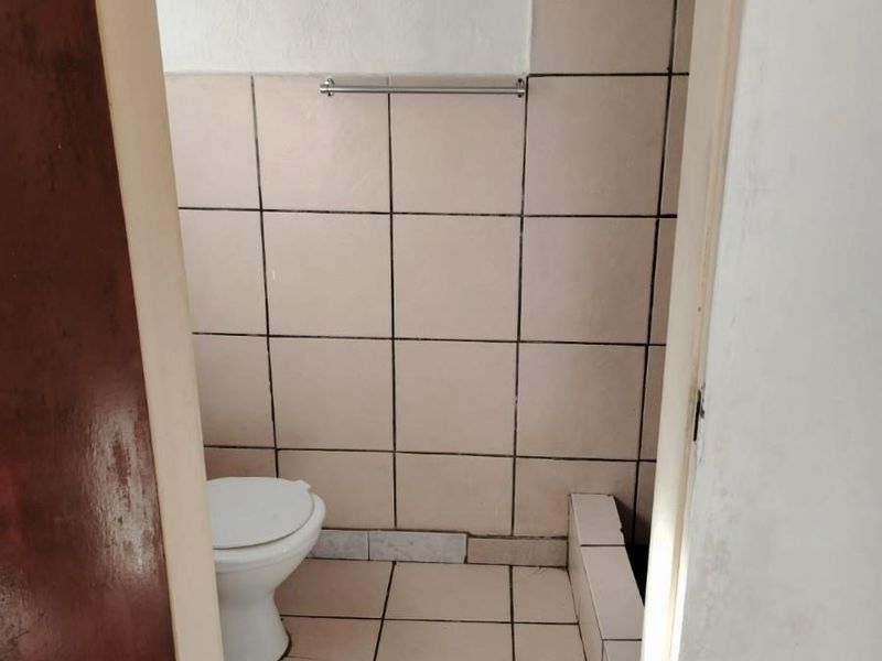 One Bedroom Apartment to Rent - East End - Photo 9