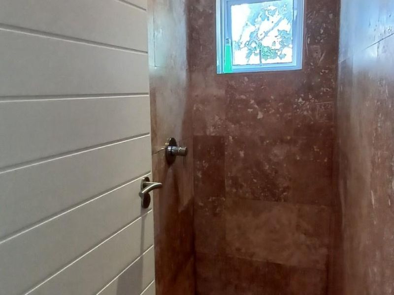 2 Bedroom, 1 Bathroom Cottage On Thesen Island - Photo 4