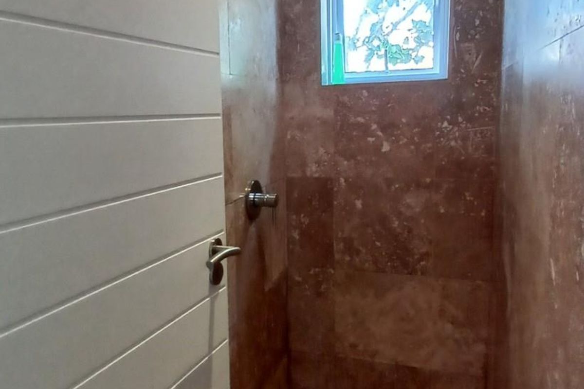 2 Bedroom, 1 Bathroom Cottage On Thesen Island - Photo 4