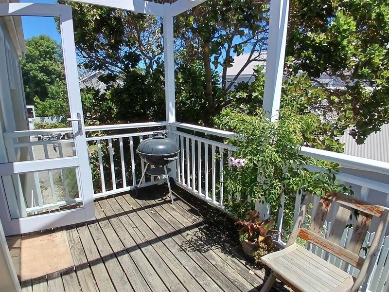 2 Bedroom, 1 Bathroom Cottage On Thesen Island - Photo 9
