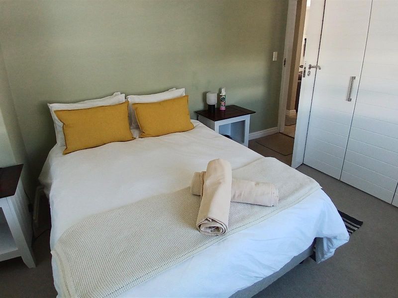 2 Bedroom, 1 Bathroom Cottage On Thesen Island - Photo 7