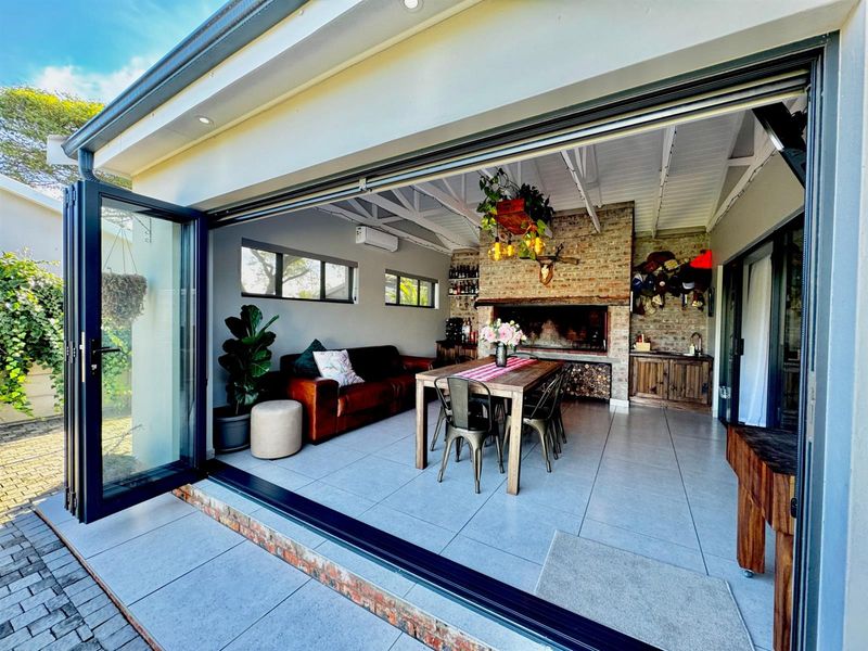 Beautifully Renovated 3-Bedroom Home with Solar Power Exceptional Finishes in Quiet Heiderand Stre - Photo 5