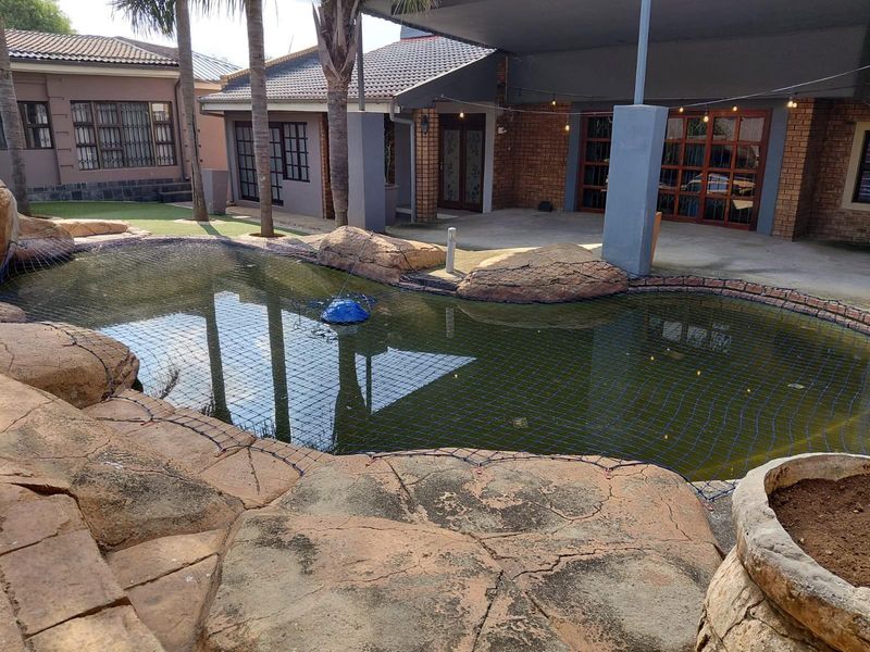 Naturena ,   4 Bedroom house with  2 cottages - Photo 10