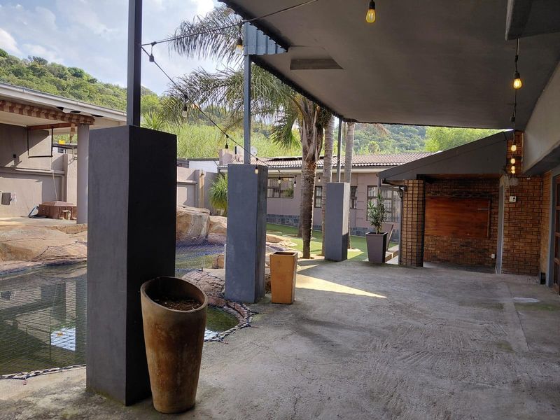 Naturena ,   4 Bedroom house with  2 cottages - Photo 6