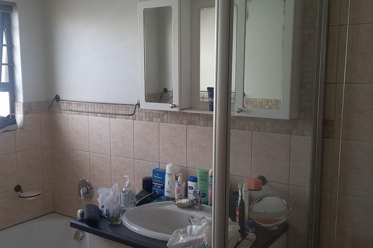 House For Sale in Rietvlei View Country Estates, Pretoria - Photo 3