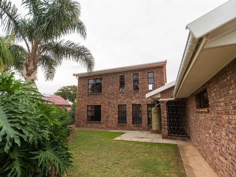 Priced to Sell! Property with Pool, Tanks + Solar Panels | Listed by Danté Koen, eXp Realty - Photo 4