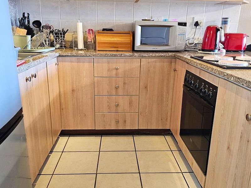 PERFECT LOCATION TURNKEY FIRST TIME INVESTMENT - Photo 9