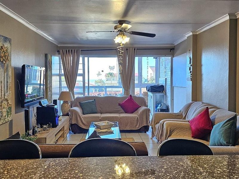 Pristine Ground Floor2 Bedroom Apartment with SEA VIEWS - Photo 3
