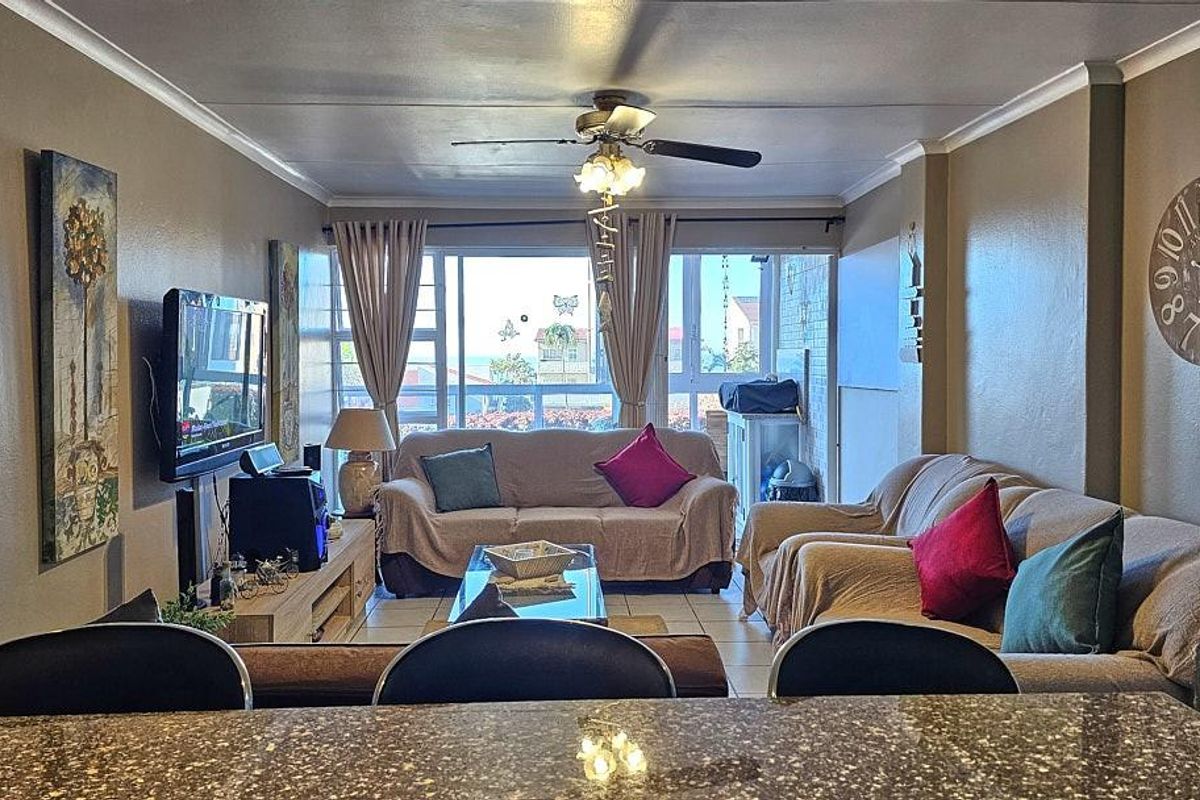 Pristine Ground Floor2 Bedroom Apartment with SEA VIEWS - Photo 3