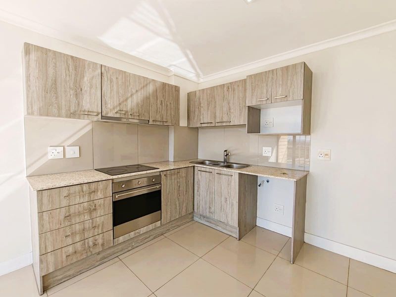 No Transfer Duty/Apartments For Sale in Zonnebloem, Cape Town - Photo 6