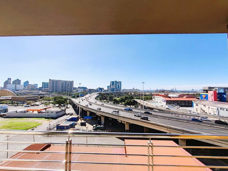 No Transfer Duty/Apartments For Sale in Zonnebloem, Cape Town - Photo 2