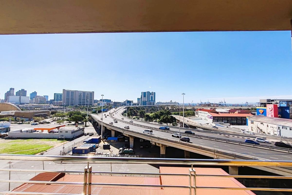 No Transfer Duty/Apartments For Sale in Zonnebloem, Cape Town - Photo 2