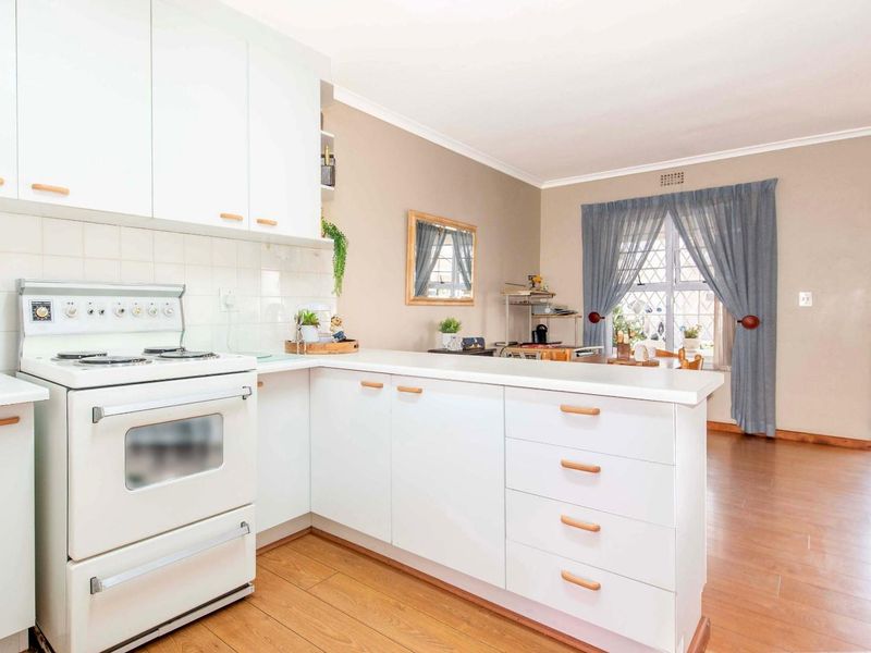 Rare Find: More room to breathe in Edgemead's most desirable Retirement Village - Photo 10