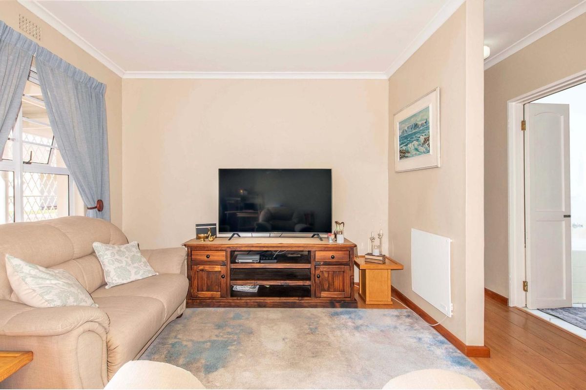 Rare Find: More room to breathe in Edgemead's most desirable Retirement Village - Photo 5