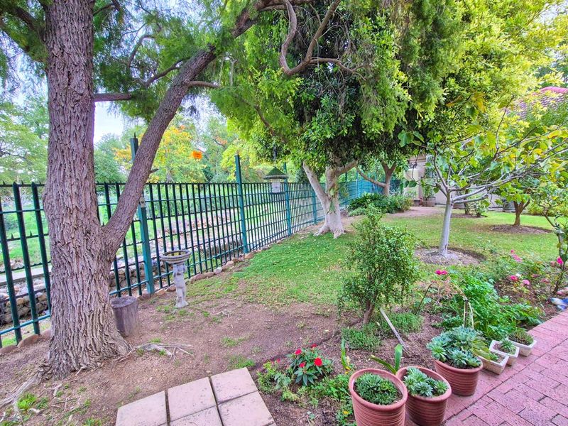 Charming 1-Bedroom Home in Peaceful Wellington Retirement Village - Photo 6