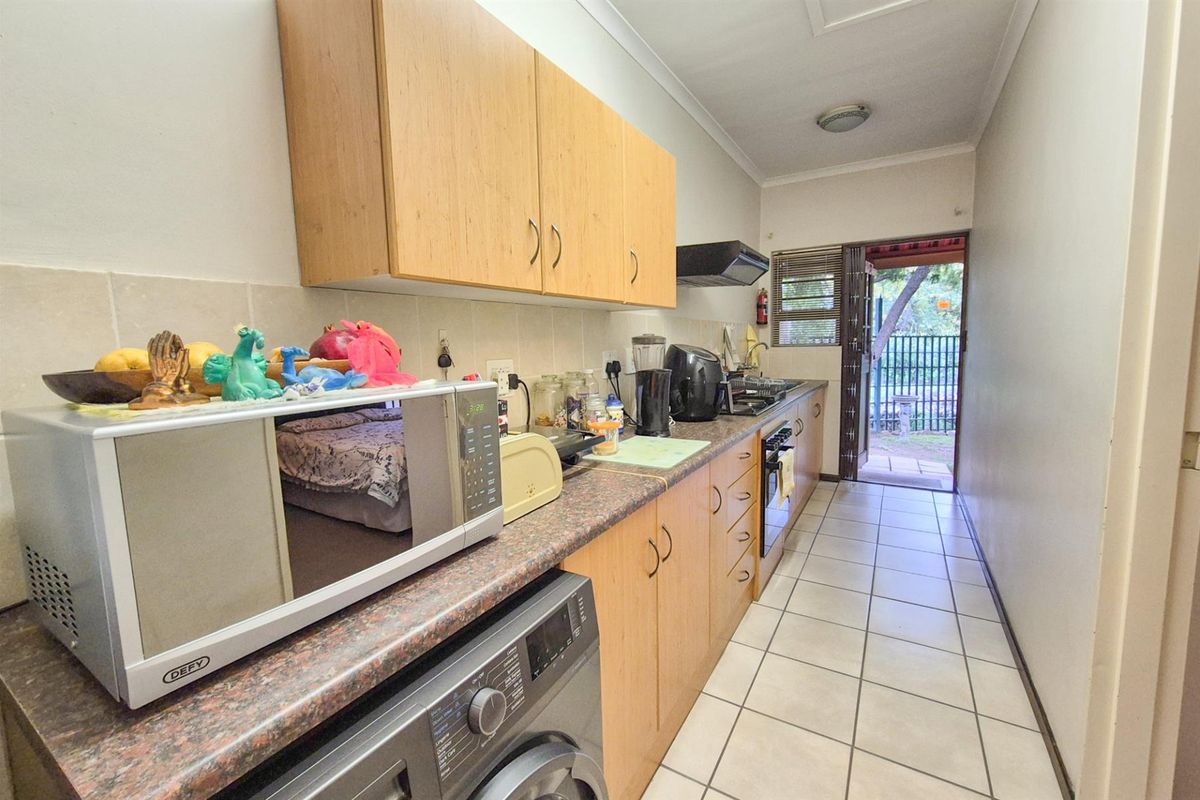 Charming 1-Bedroom Home in Peaceful Wellington Retirement Village - Photo 4