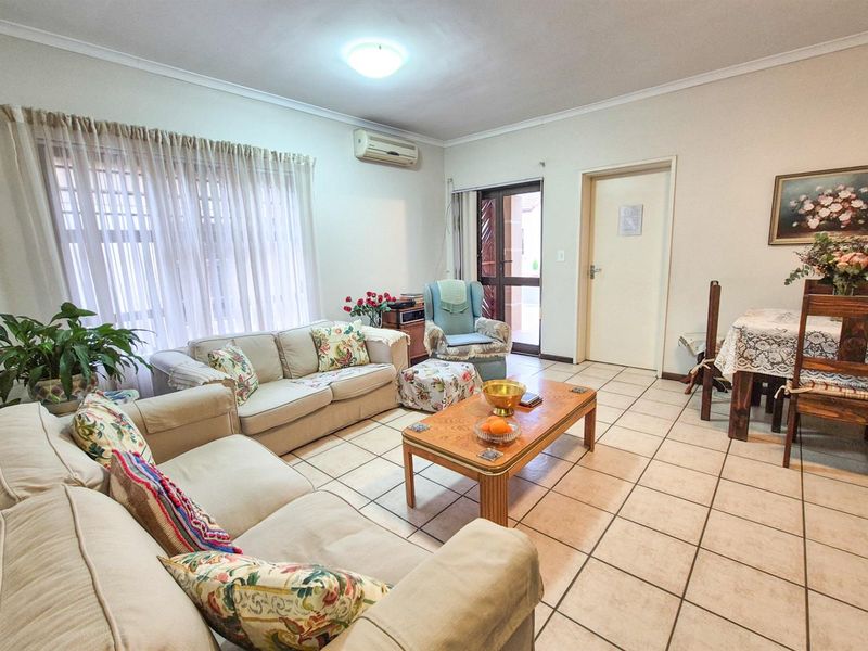 Charming 1-Bedroom Home in Peaceful Wellington Retirement Village - Photo 2