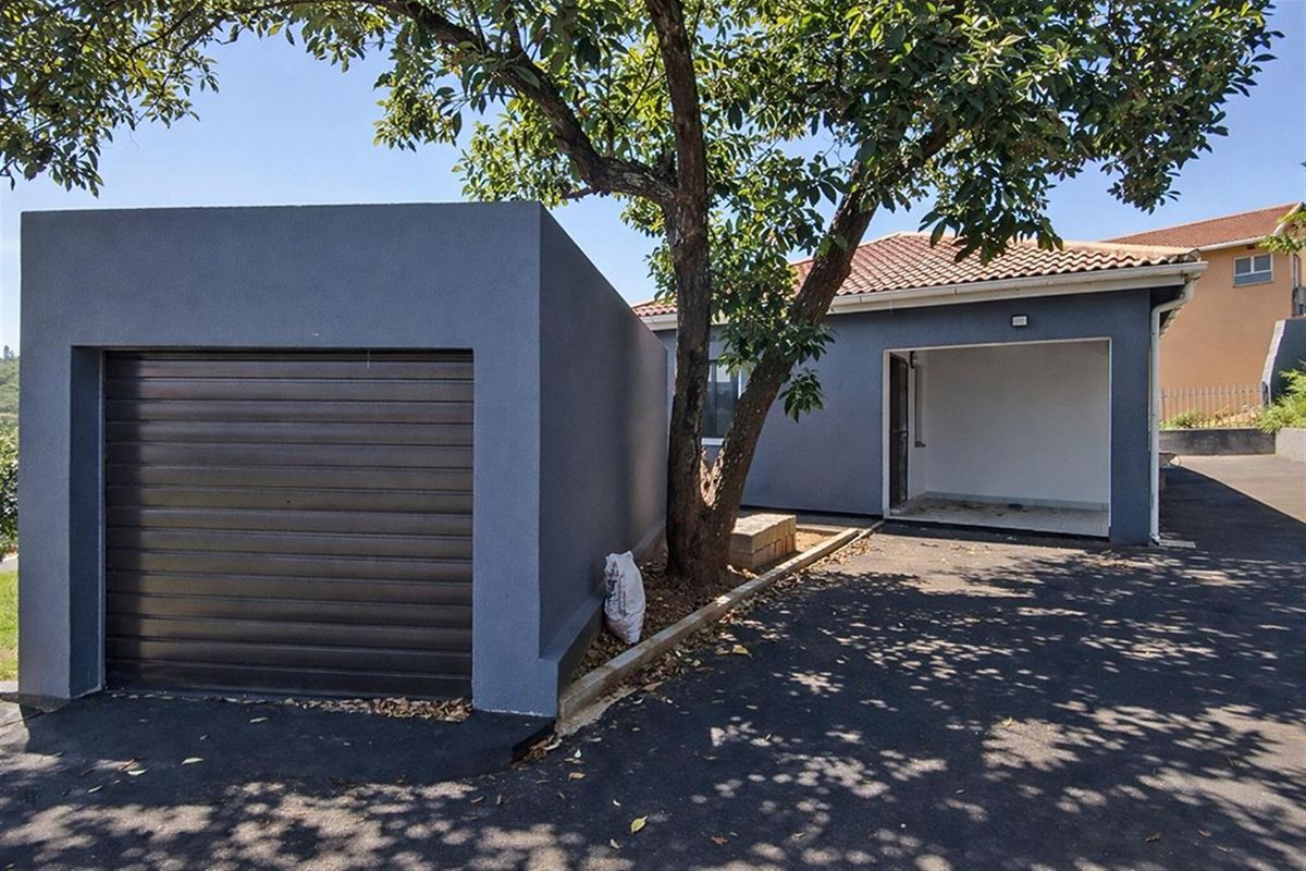 Available Immediately! Free Standard 3 Bedroom House To Rent in Seatides - Photo 3