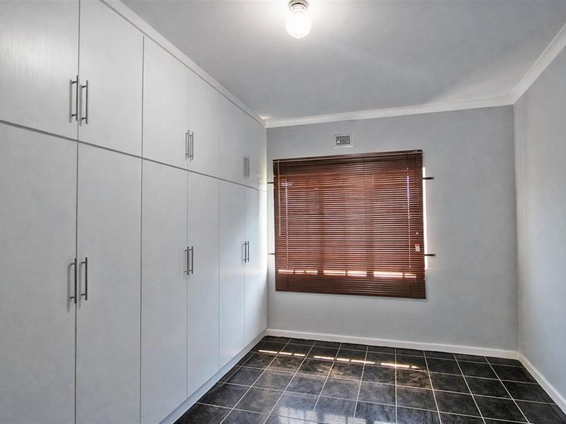 Available Immediately! Free Standard 3 Bedroom House To Rent in Seatides - Photo 10