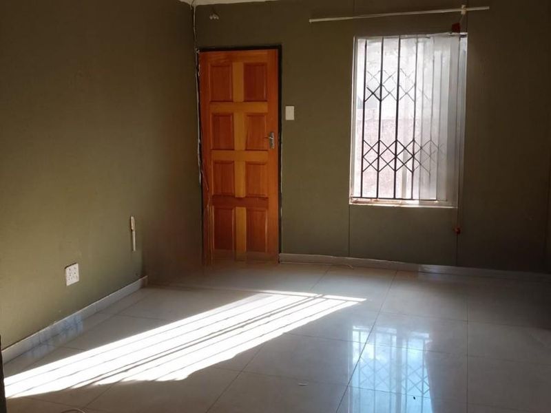 3 Bedroom House for Sale in Protea Glen EXT31 - Photo 3