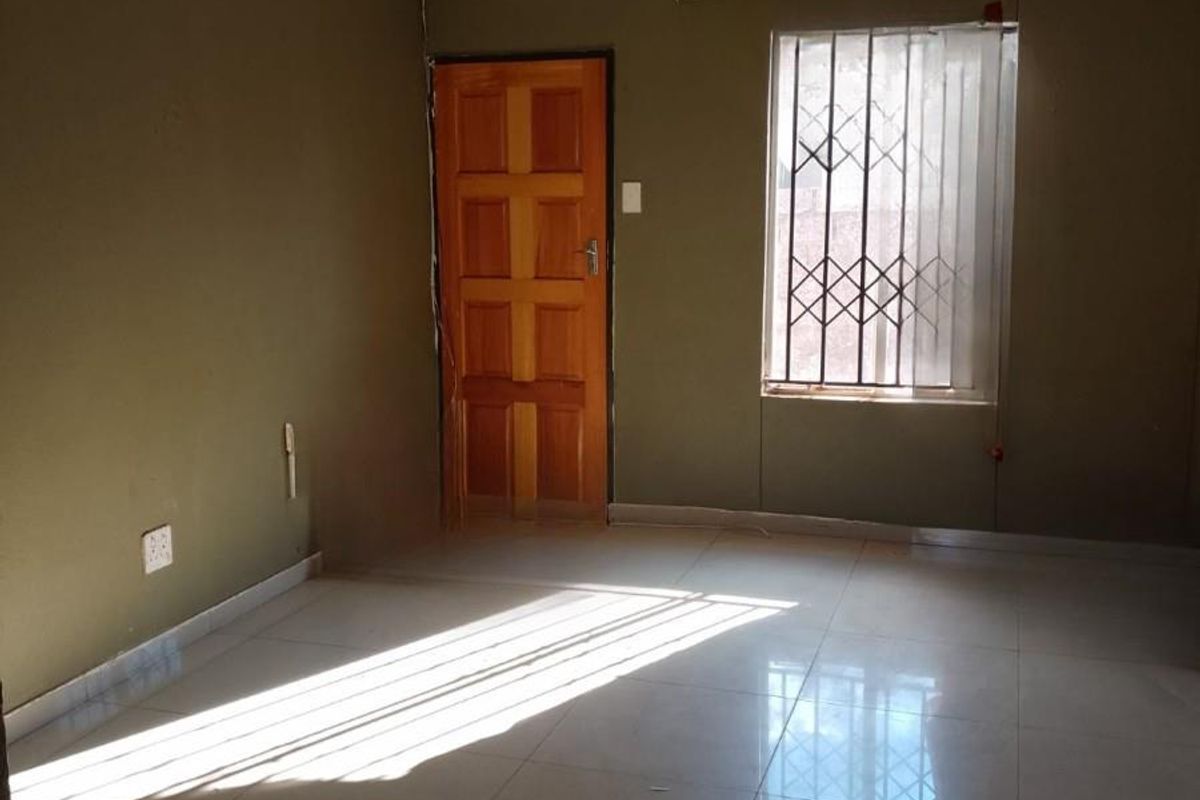 3 Bedroom House for Sale in Protea Glen EXT31 - Photo 3