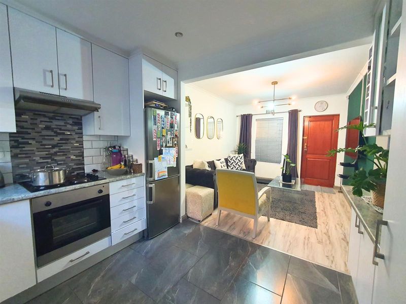 2-Bedroom Starter in Secure Gated Community - Photo 2