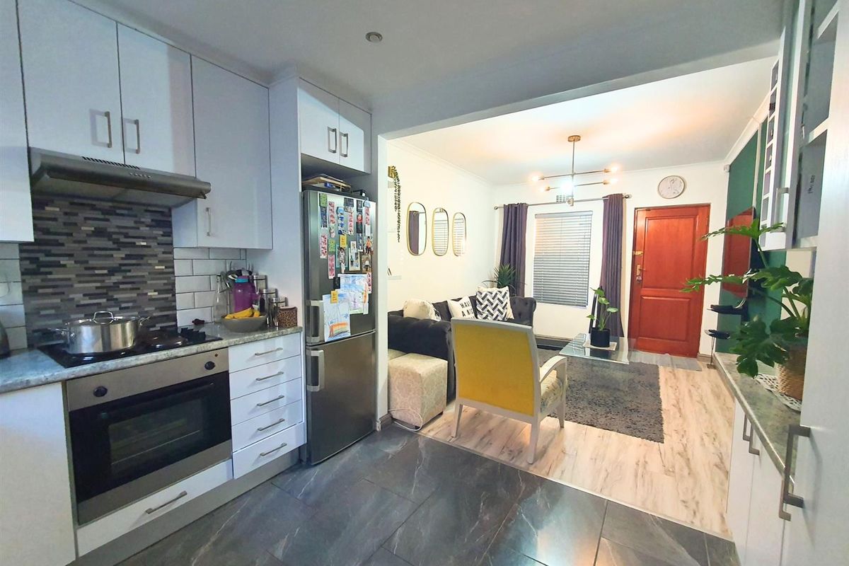2-Bedroom Starter in Secure Gated Community - Photo 2