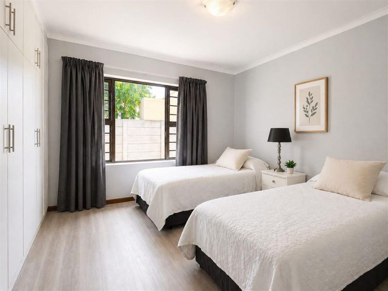 To Rent:  Stylish Lock-Up-and-Go Living 2-Bed Townhouse in Vredekloof - Photo 6