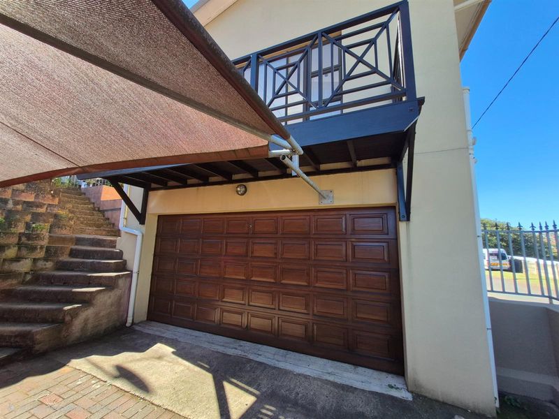 Make this your home...3 bedroom home For Sale in Bluff, Durban, KwaZulu Natal - Photo 2