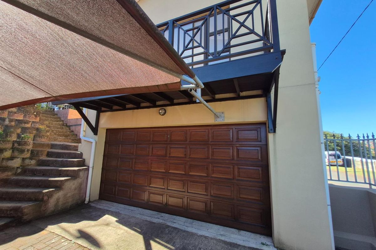 Make this your home...3 bedroom home For Sale in Bluff, Durban, KwaZulu Natal - Photo 2