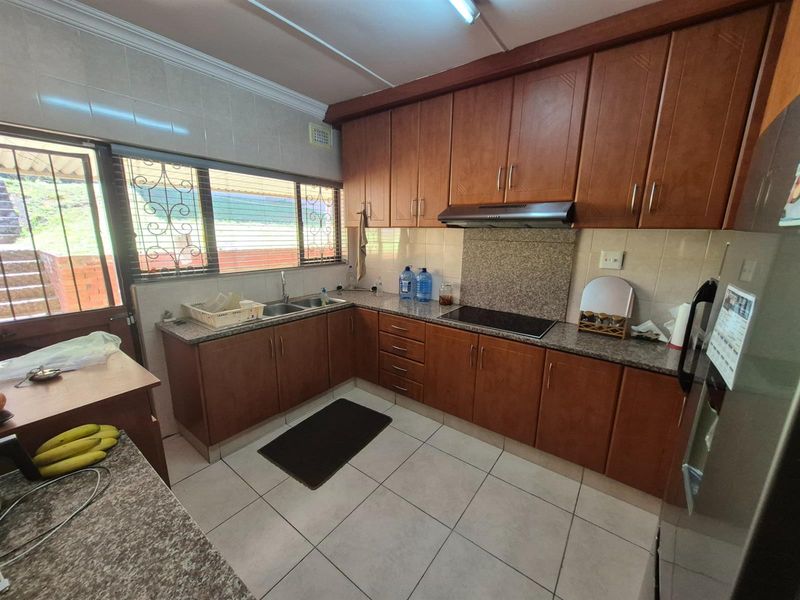 Make this your home...3 bedroom home For Sale in Bluff, Durban, KwaZulu Natal - Photo 10