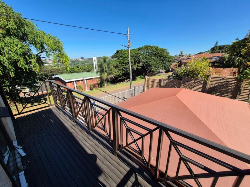 Make this your home...3 bedroom home For Sale in Bluff, Durban, KwaZulu Natal - Photo 4