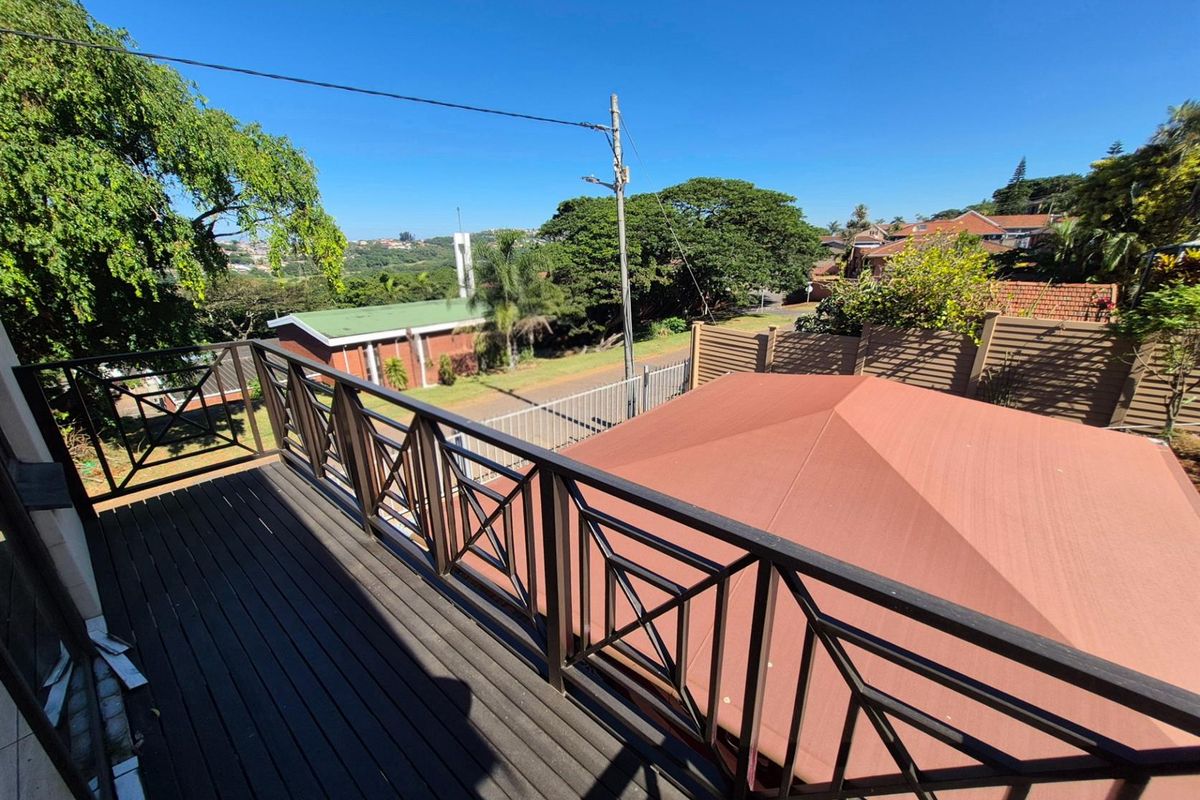 Make this your home...3 bedroom home For Sale in Bluff, Durban, KwaZulu Natal - Photo 4