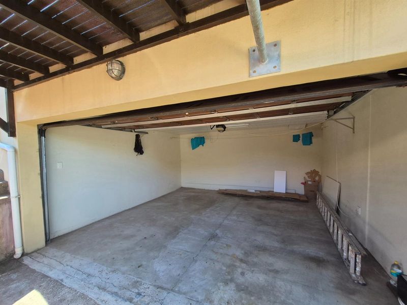 Make this your home...3 bedroom home For Sale in Bluff, Durban, KwaZulu Natal - Photo 3