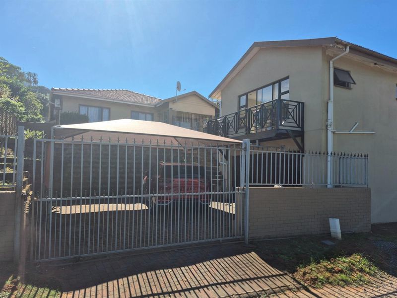 Make this your home...3 bedroom home For Sale in Bluff, Durban, KwaZulu Natal - Photo 1