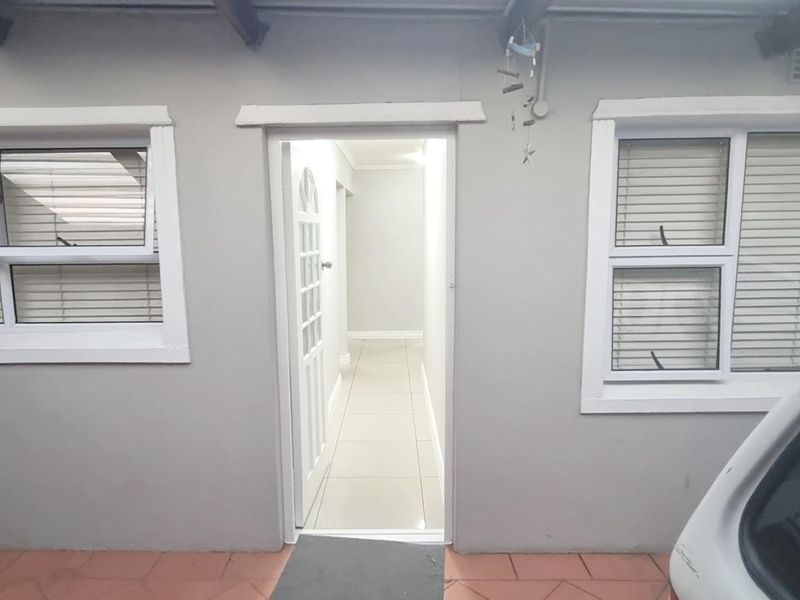 Spacious 2-Bedroom Separate Entrance - Primrose Park - Available now - PLEASE READ THE DESCRIPTION - Photo 2