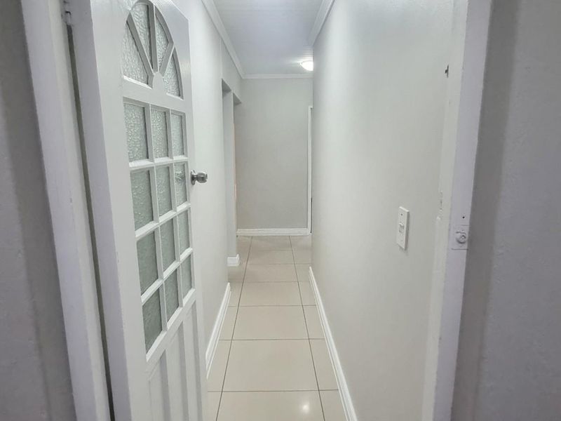 Spacious 2-Bedroom Separate Entrance - Primrose Park - Available now - PLEASE READ THE DESCRIPTION - Photo 3