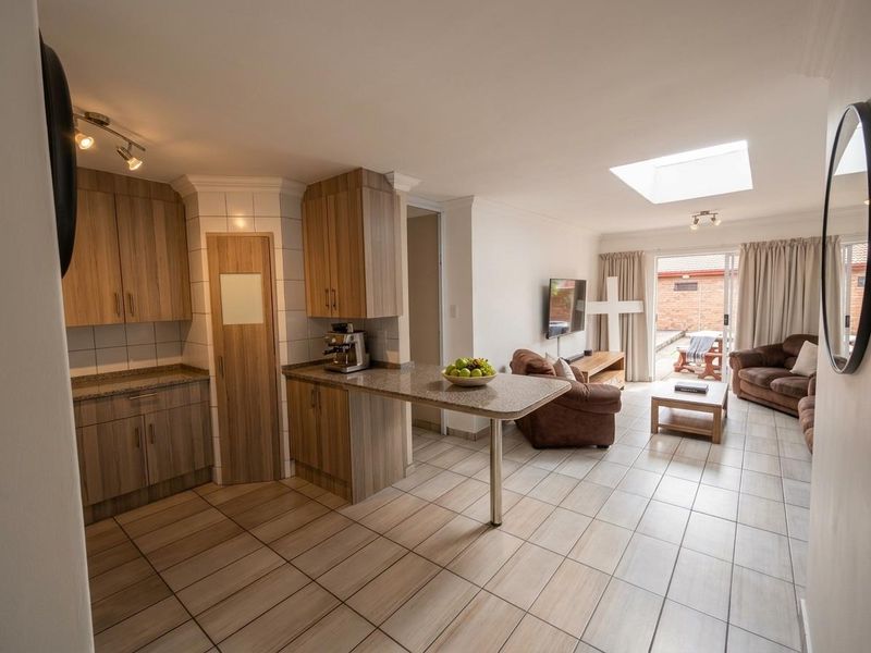 3-Bedroom Home with Separate Flatlet and Entertainment Features in Moreleta Park - Photo 6