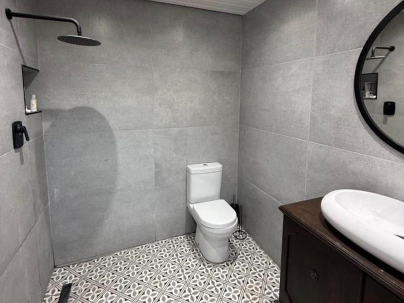 Charming renovated family home with dual living for additional income! - Photo 10