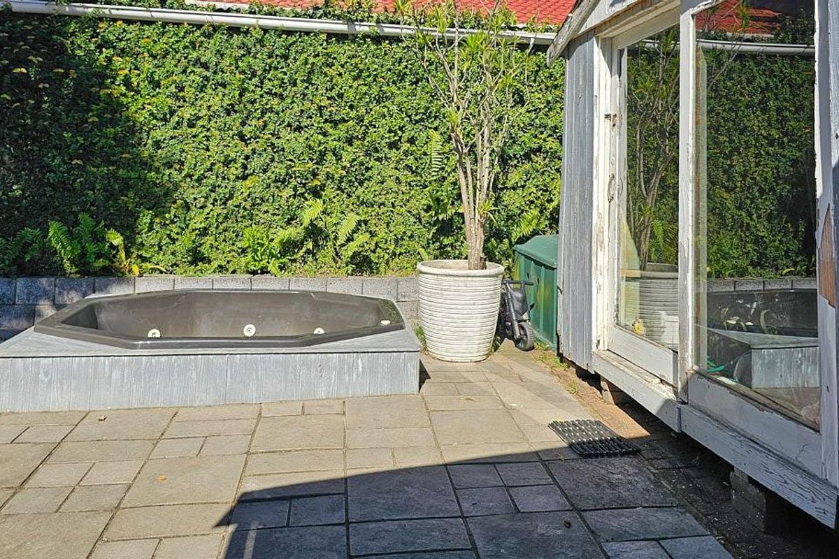 3 Bedroom House With Spacious Flat - Photo 2