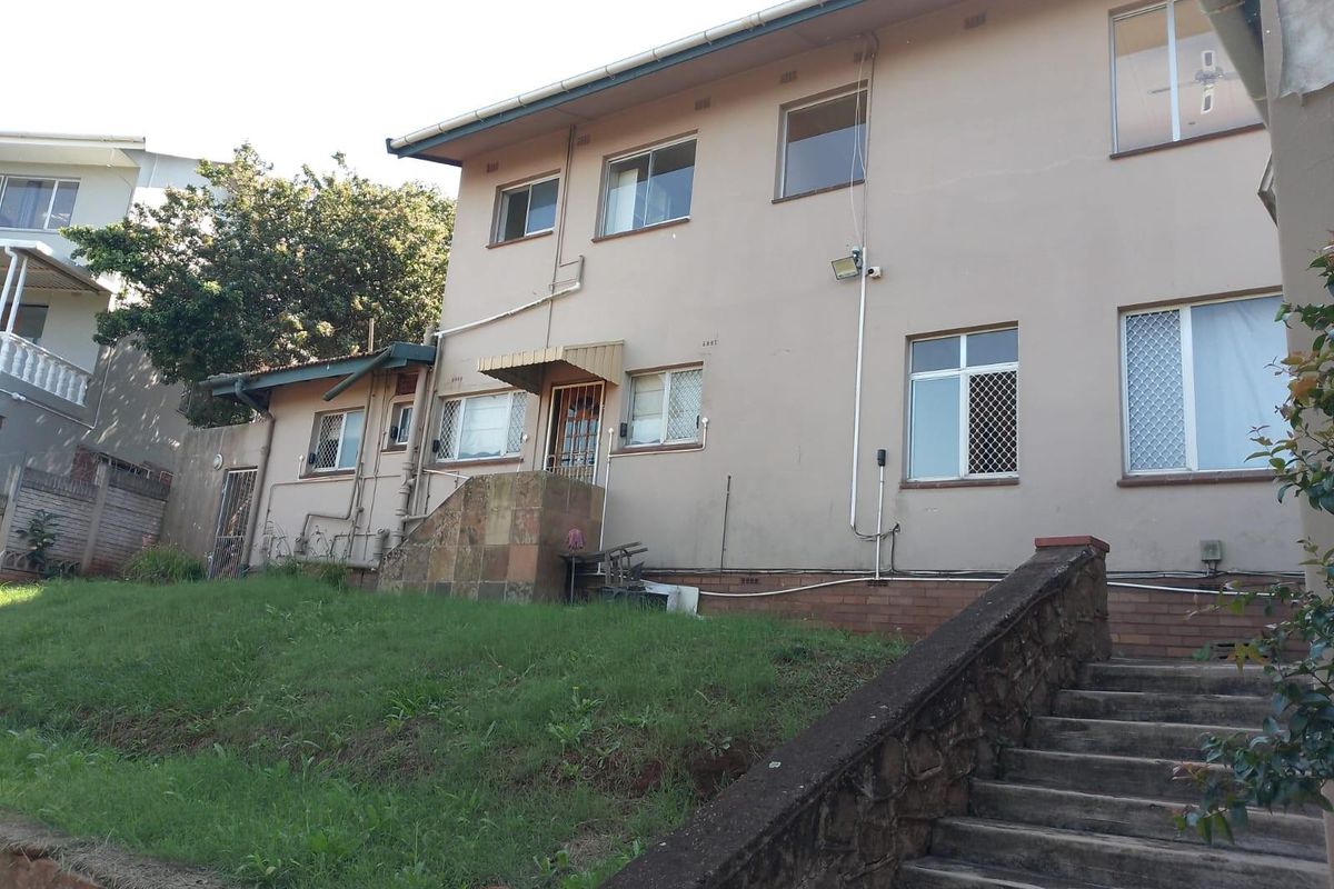 Huge four bedroom house To Rent in Glenmore, Durban, KwaZulu Natal - Photo 4