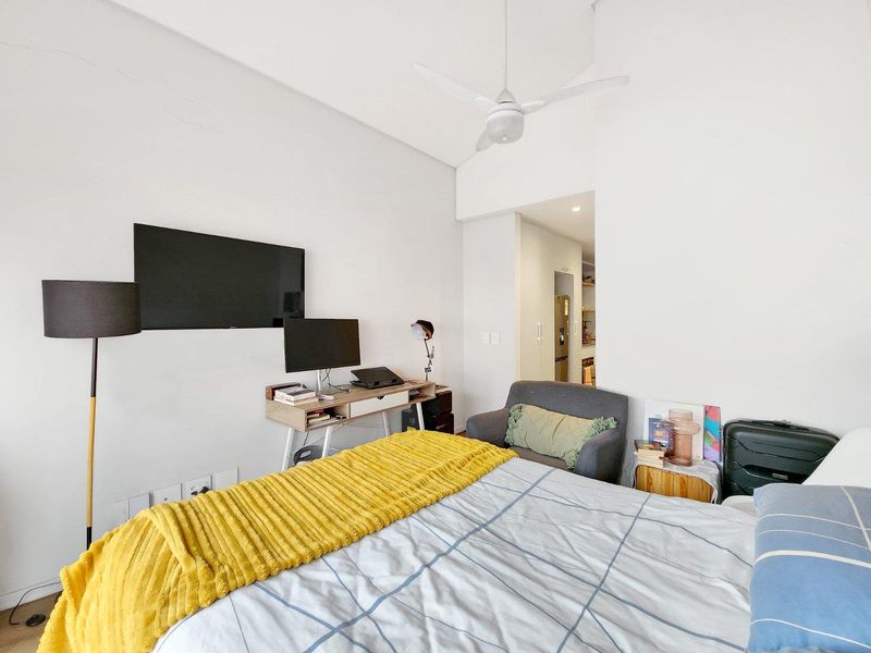 Apartment For Sale in Woodstock, Cape Town - Photo 8