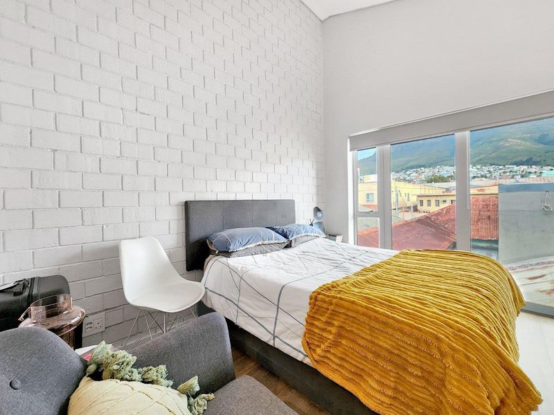 Apartment For Sale in Woodstock, Cape Town - Photo 7
