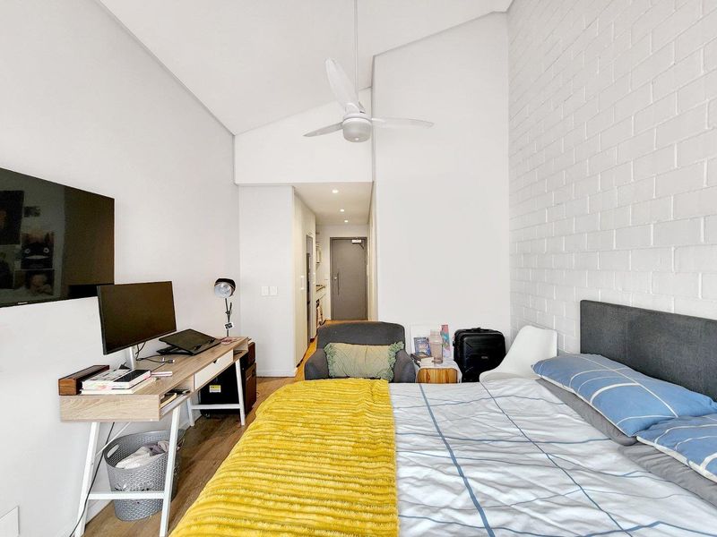 Apartment For Sale in Woodstock, Cape Town - Photo 6