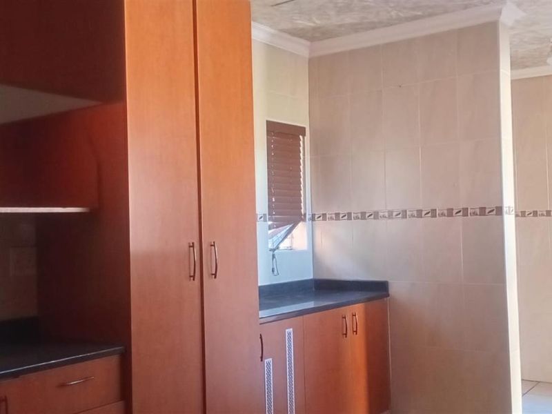 House For Sale in Ncandu Park Newcastle KwaZulu Natal - Photo 7