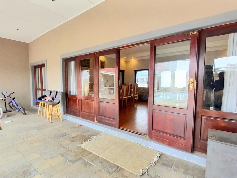 Beautiful house + 3bed fatlet on 739m2 property For Sale in Maitland, Cape Town - Photo 7
